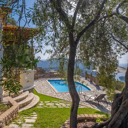 Apolis Villas & Suites Resort Parga Exterior photo
