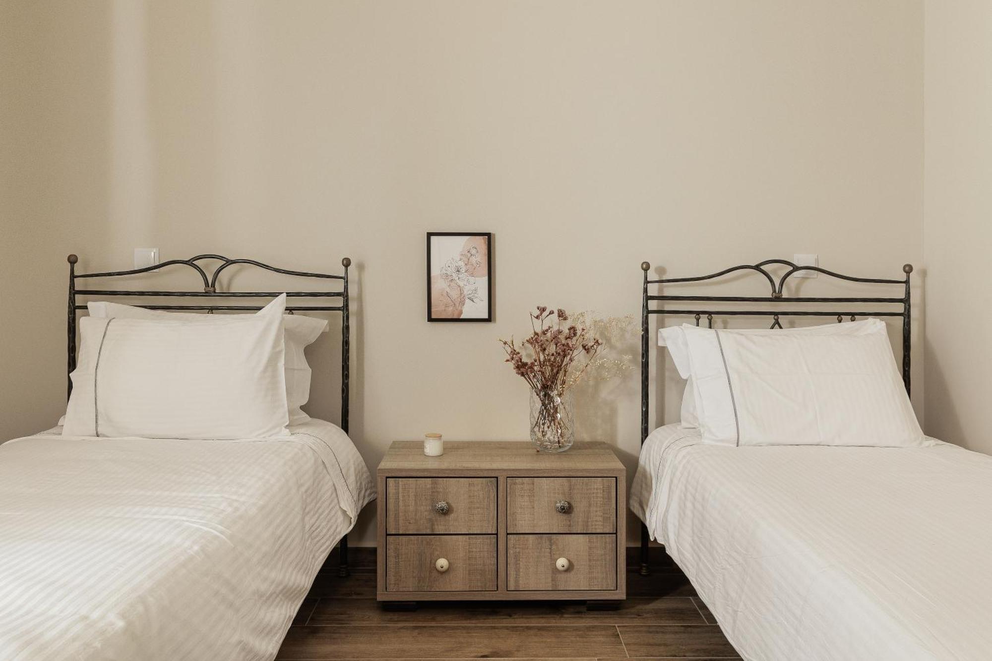 Apolis & Apartment Parga