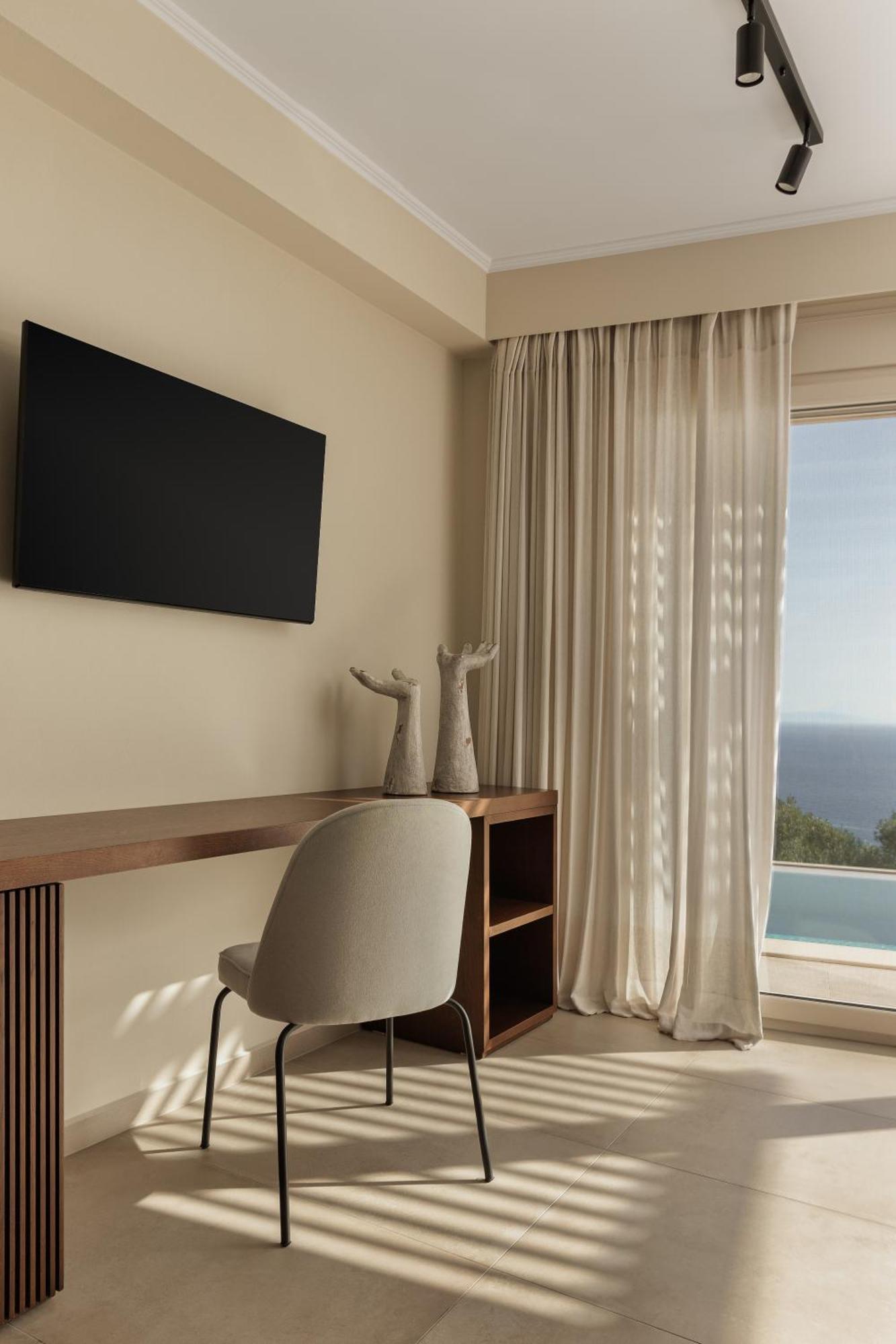 Apolis & Apartment *