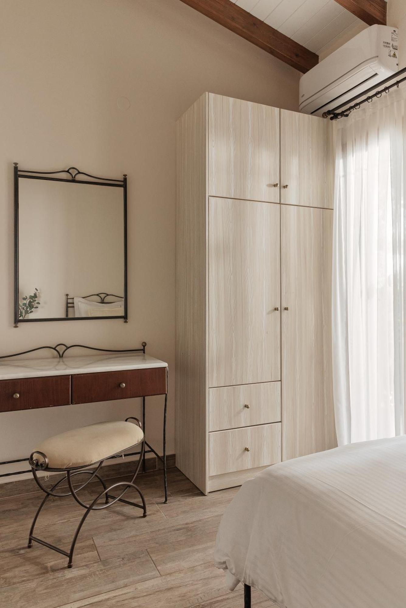 Apolis & Apartment