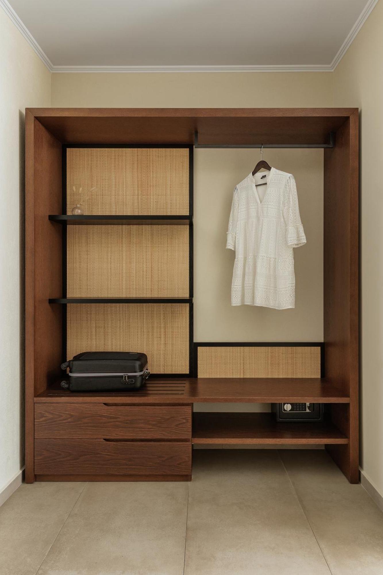 Apolis &